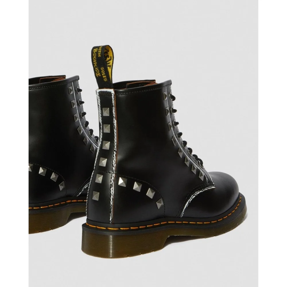 NIB Dr Martens 1460 Stud Rolled Vintage Smooth Pyramid Studs Punk Boot size US 7 - Picture 3 of 12